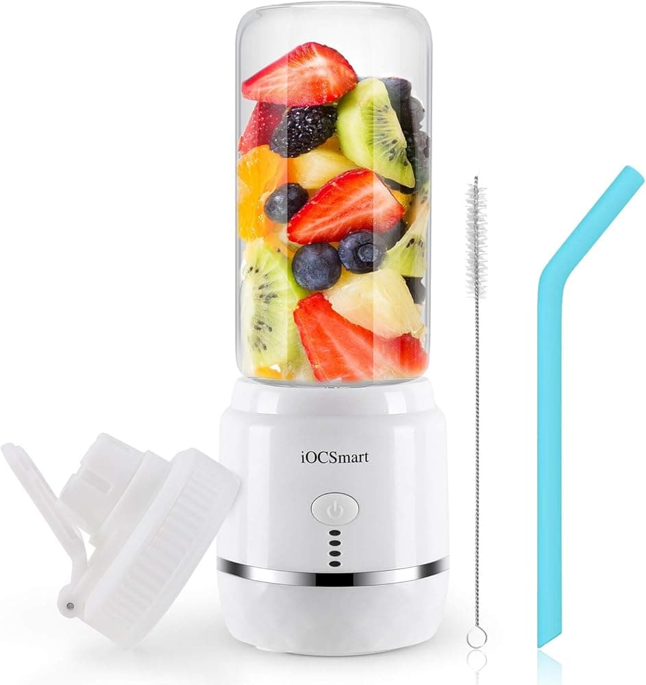 Liquidificadora Portátil USB com um batido de frutos vermelhos